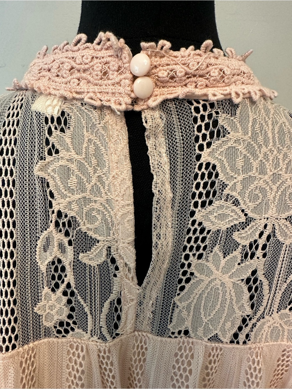 Ultra Pink Blush Floral Lace Mock Neck Long Sleeve Blouse XL - Picture 12 of 15